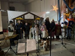 weihnachtliches Programm 2024 am Gerätehaus der Feuerwehreinheit Dreetz