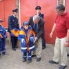 Übergabe wetterfester Jacken